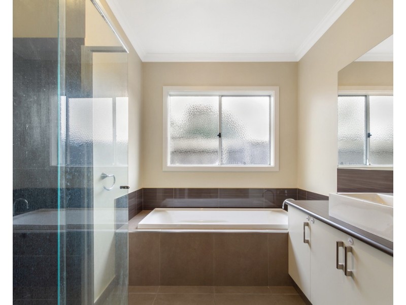 8 Melanie Court, Sale VIC 3850