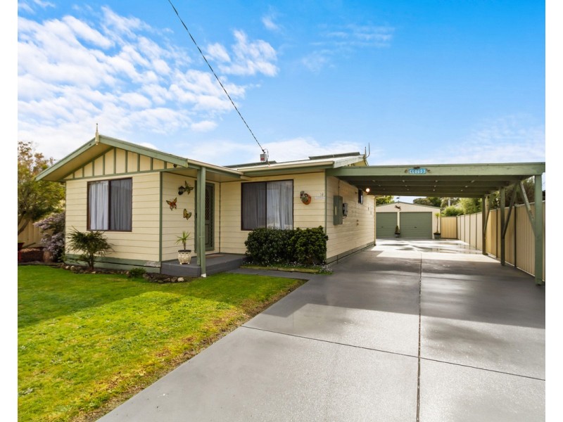 36 Ellen Avenue, Seaspray VIC 3851