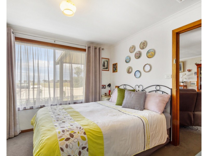 36 Ellen Avenue, Seaspray VIC 3851