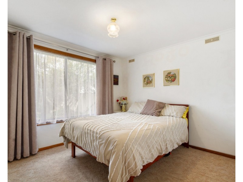 36 Ellen Avenue, Seaspray VIC 3851