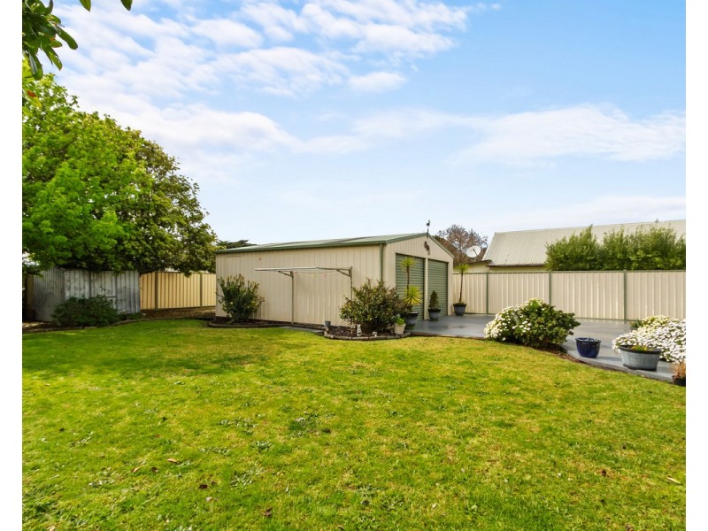 36 Ellen Avenue, Seaspray VIC 3851