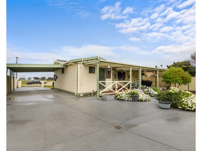 36 Ellen Avenue, Seaspray VIC 3851