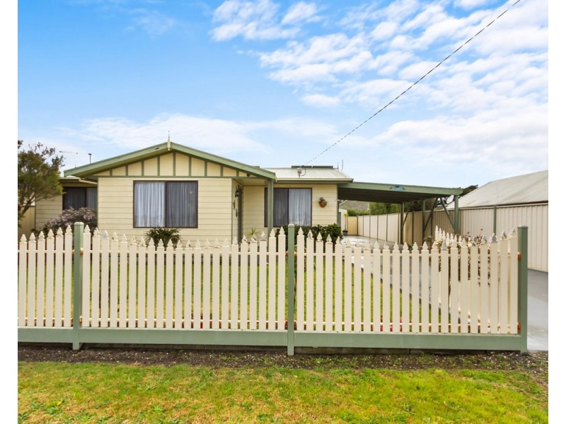36 Ellen Avenue, Seaspray VIC 3851