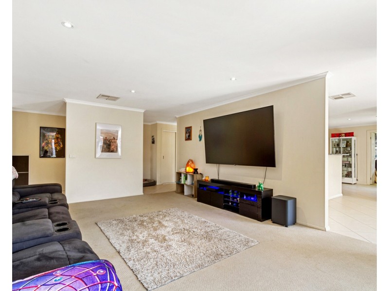 9 Dryden Place, Sale VIC 3850