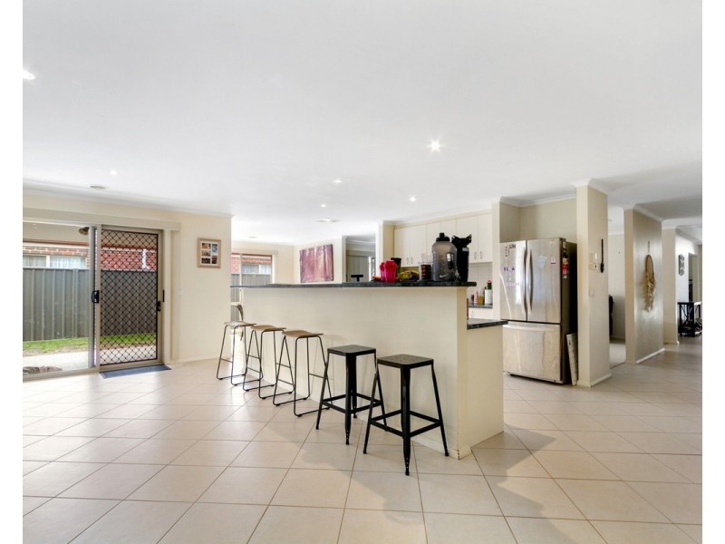 9 Dryden Place, Sale VIC 3850