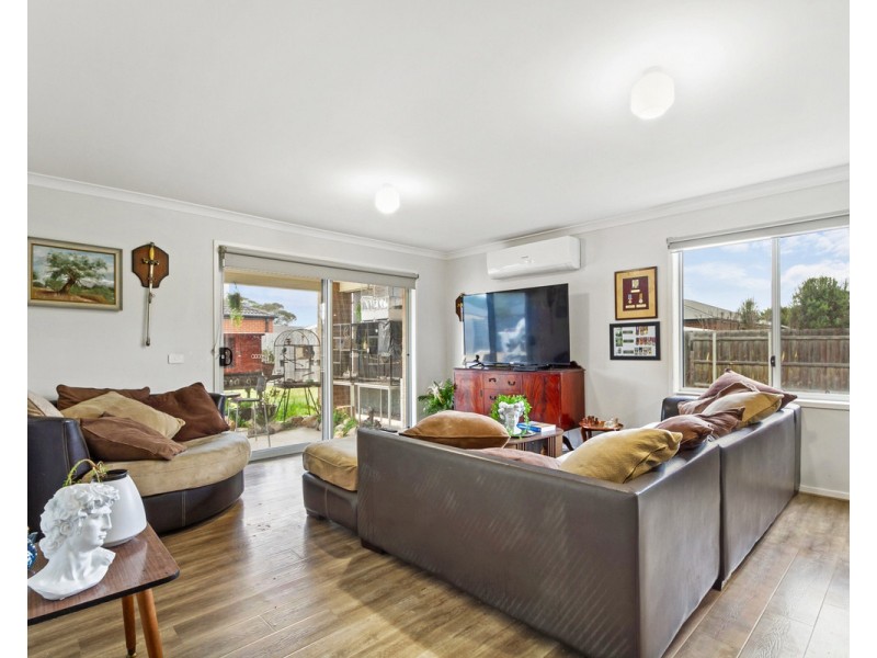 16 Kennelly Crescent, Stratford VIC 3862