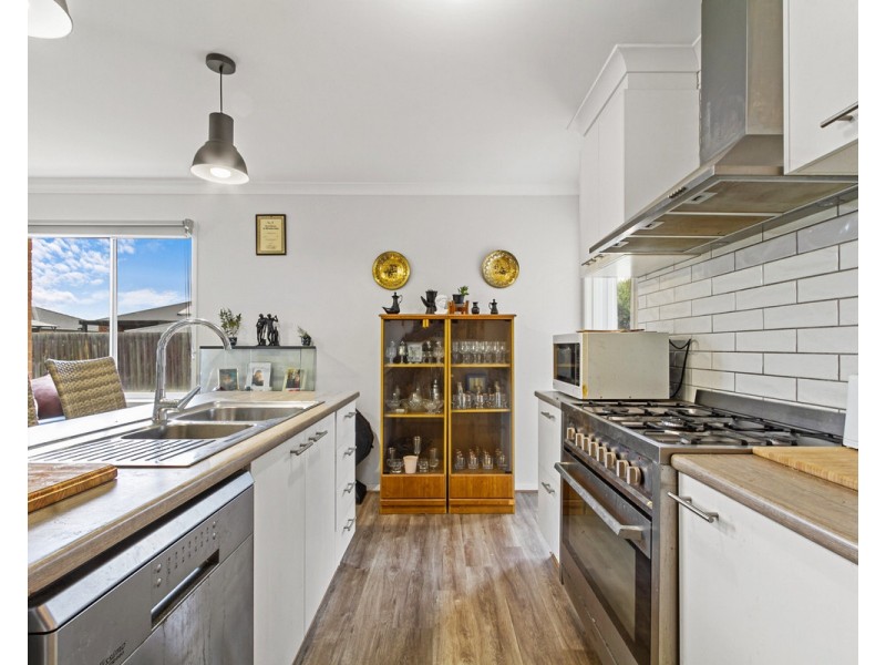 16 Kennelly Crescent, Stratford VIC 3862