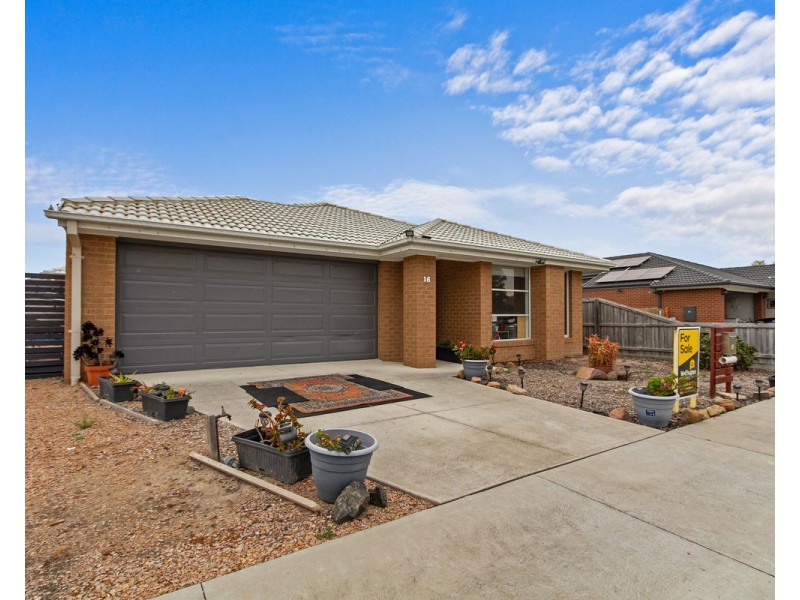 16 Kennelly Crescent, Stratford VIC 3862