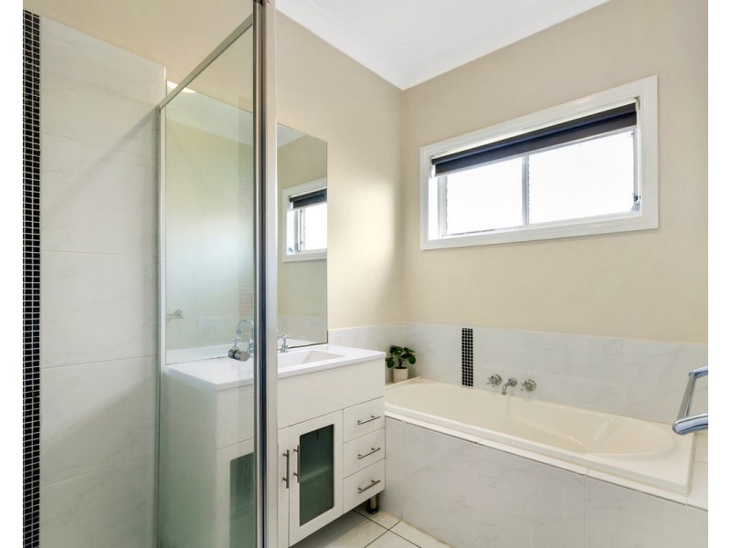 1/44 Mark Avenue, Sale VIC 3850