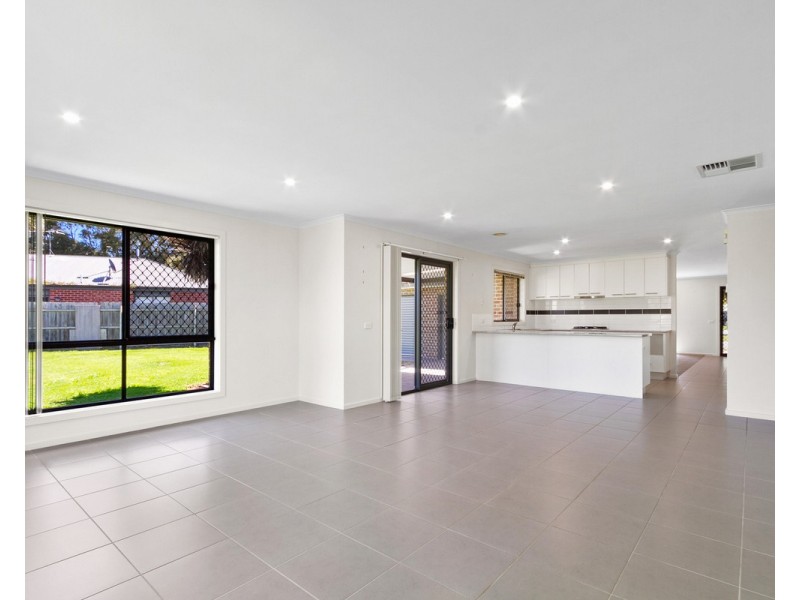 5 Melanie Court, Sale VIC 3850