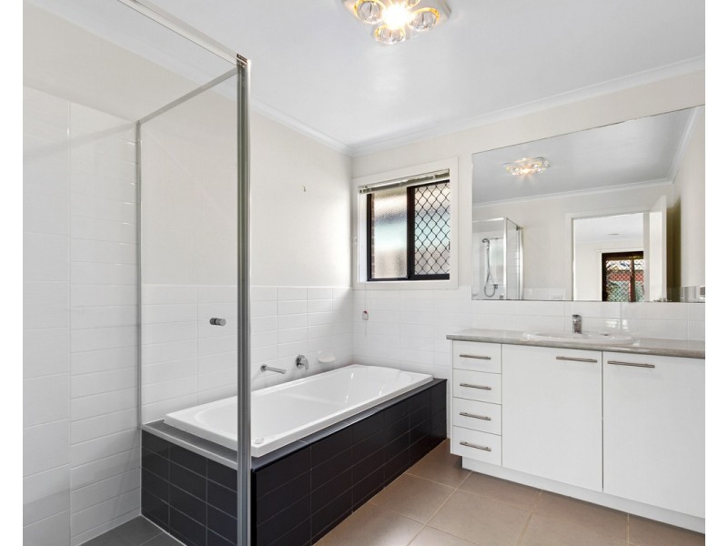 5 Melanie Court, Sale VIC 3850