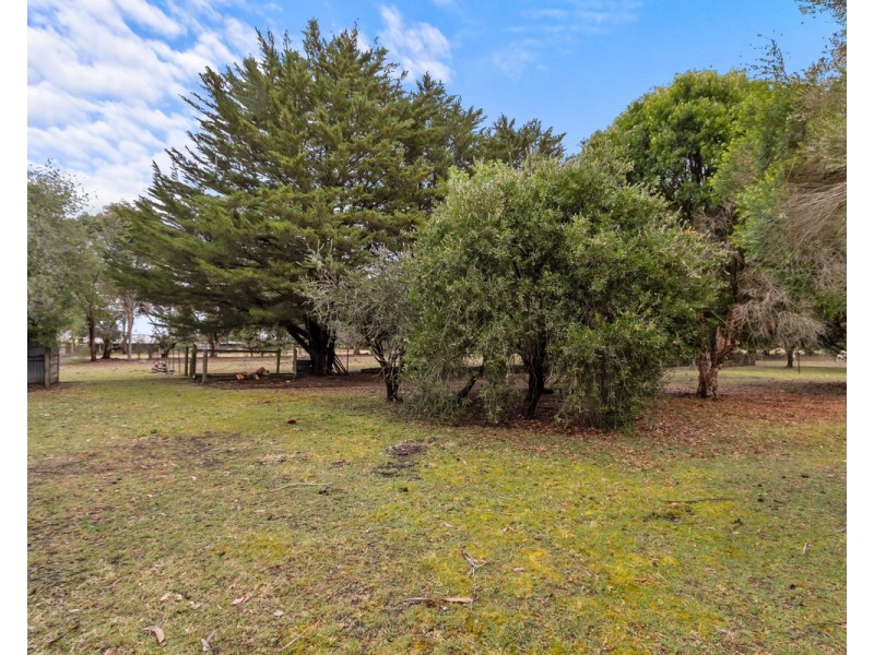 52 Slavins Lane, Stratford VIC 3862