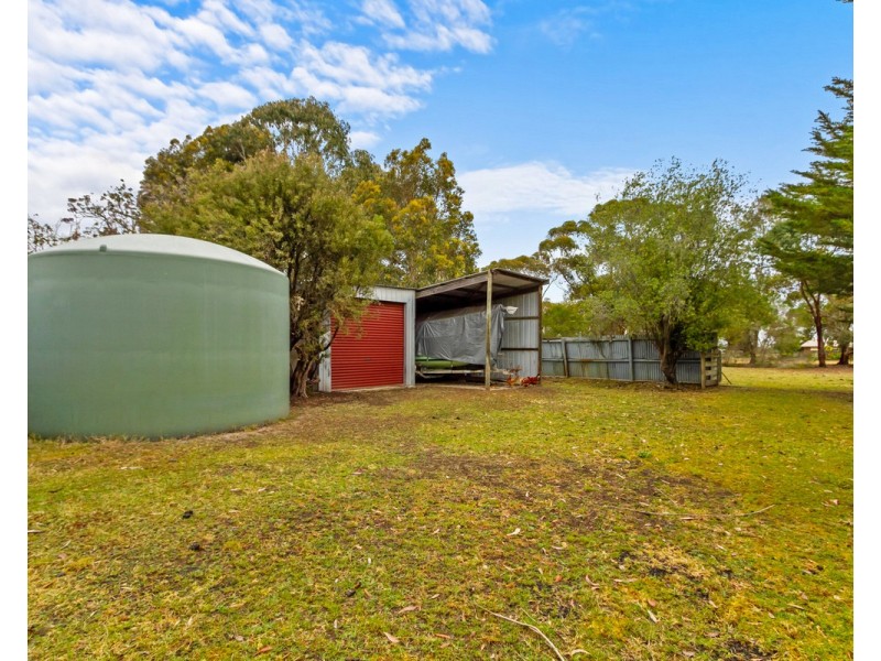 52 Slavins Lane, Stratford VIC 3862