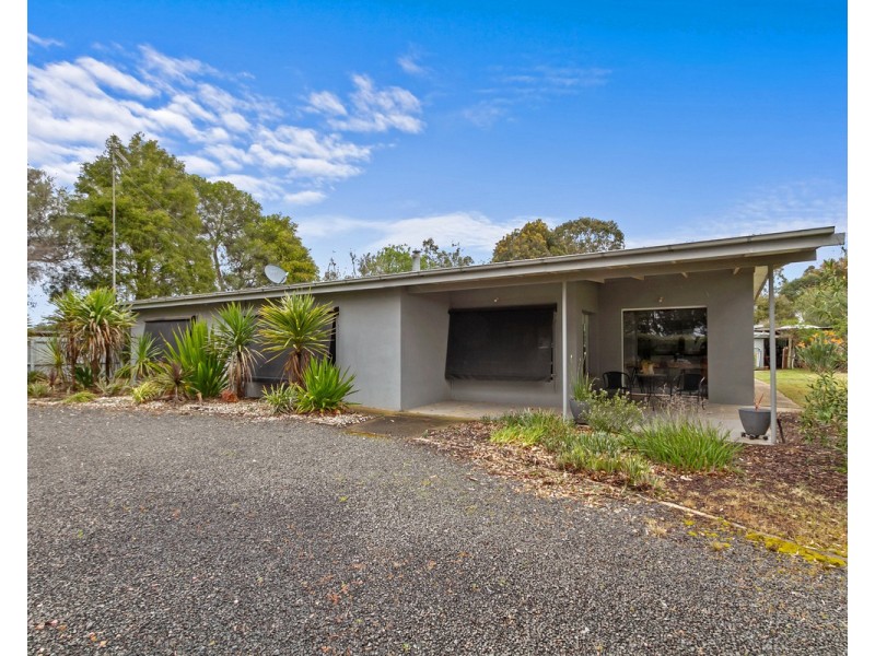52 Slavins Lane, Stratford VIC 3862