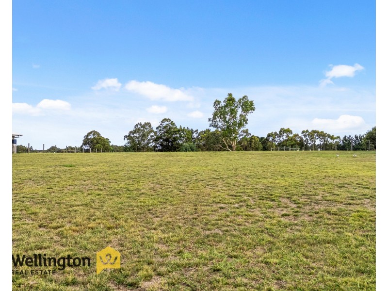 41 Newnham Drive, Longford VIC 3851
