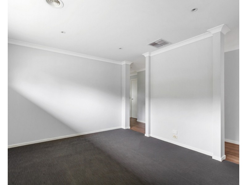 8 Woondella Boulevard, Sale VIC 3850