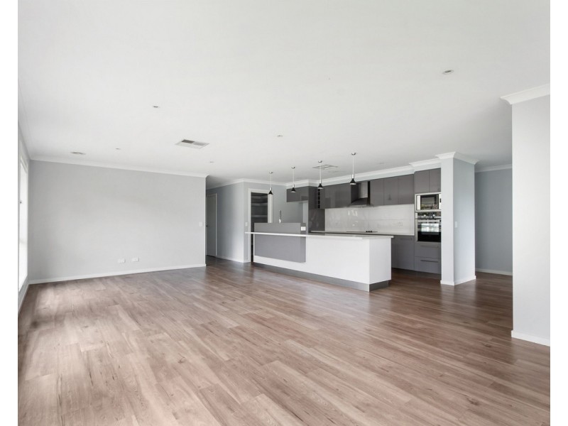 8 Woondella Boulevard, Sale VIC 3850