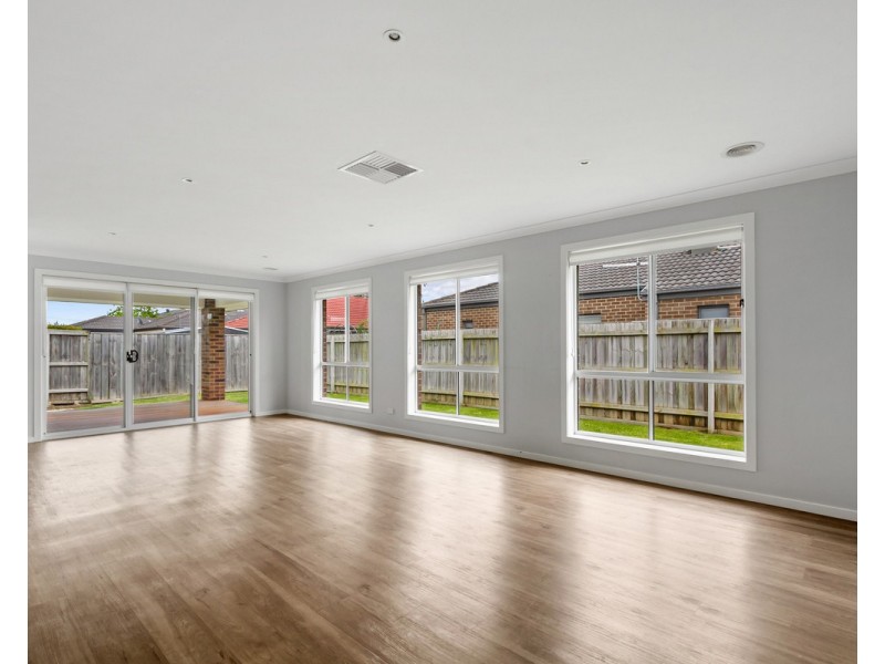 8 Woondella Boulevard, Sale VIC 3850