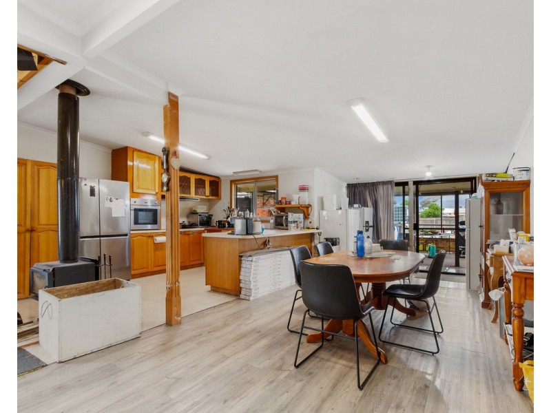 34 Dixon Street, Stratford VIC 3862