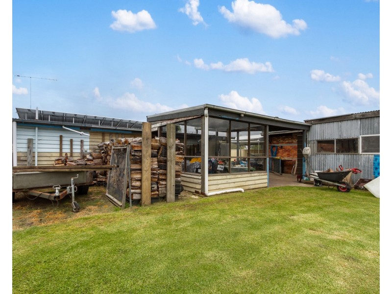 34 Dixon Street, Stratford VIC 3862