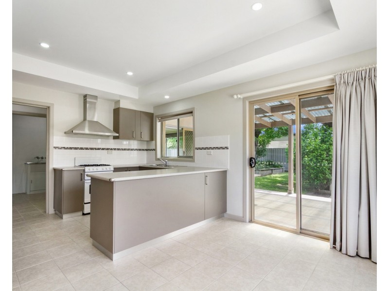 15B Raymond Street, Stratford VIC 3862