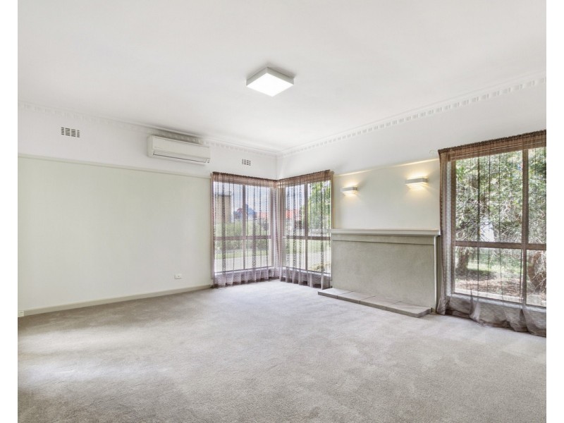 15B Raymond Street, Stratford VIC 3862