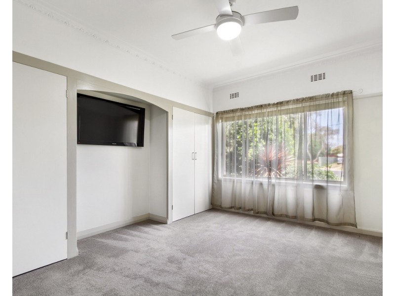 15B Raymond Street, Stratford VIC 3862