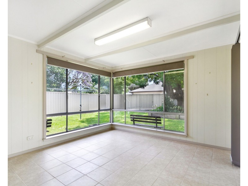 15B Raymond Street, Stratford VIC 3862