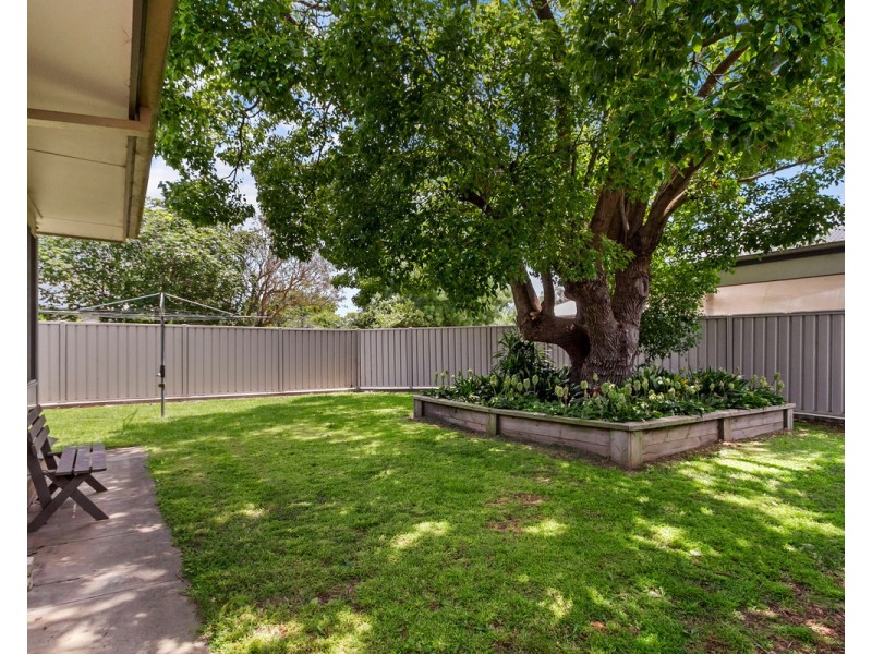 15B Raymond Street, Stratford VIC 3862