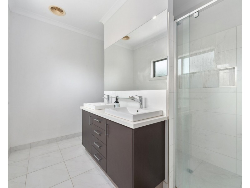 21 Ruthberg Drive, Sale VIC 3850