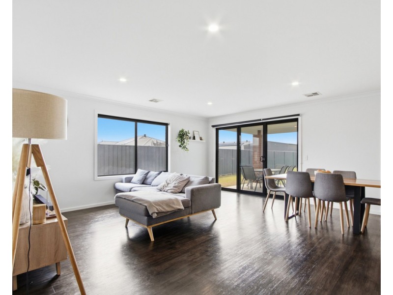 10 Findley Court, Stratford VIC 3862