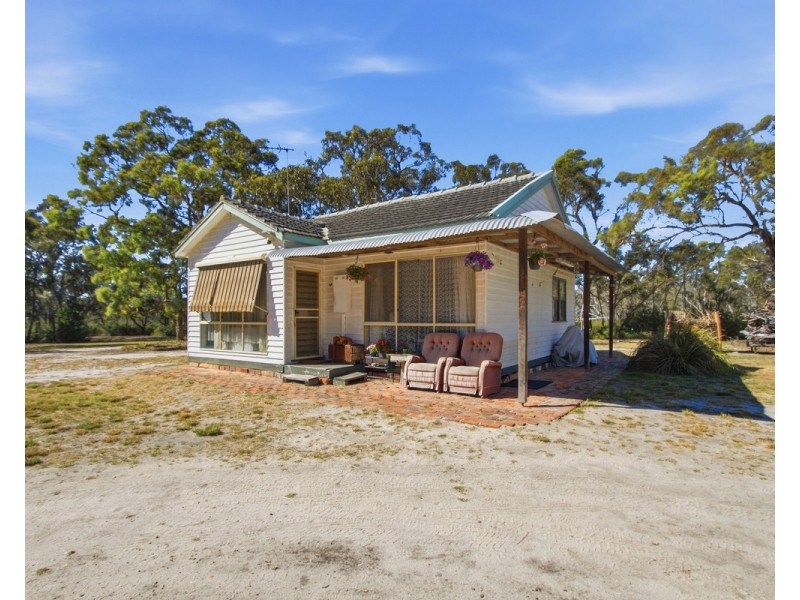 16 Centella Lane, Longford VIC 3851