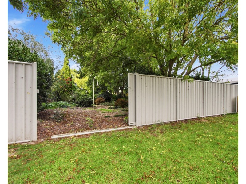 2 Yvette Close, Sale VIC 3850