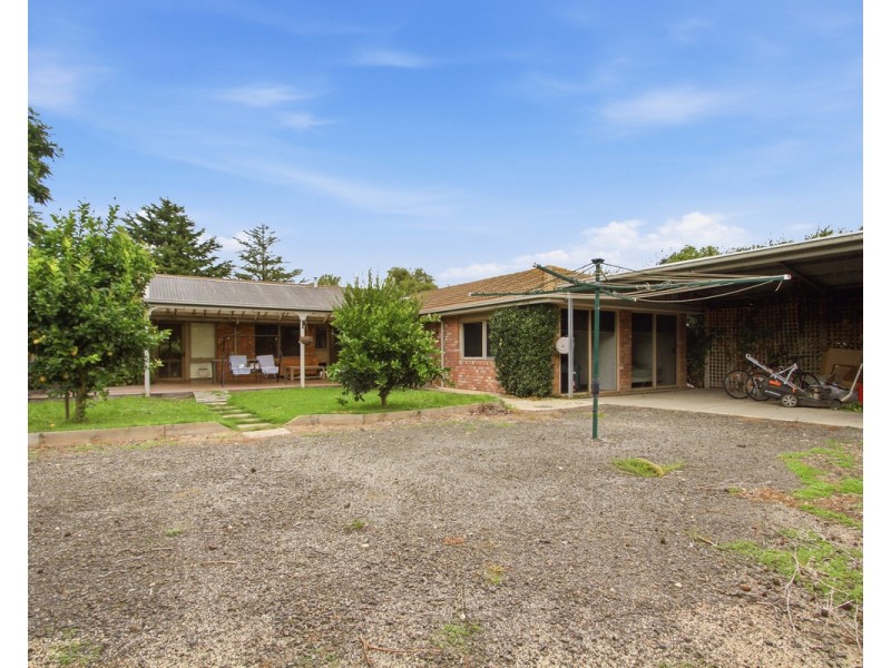 1 Southern Avenue, Sale VIC 3850