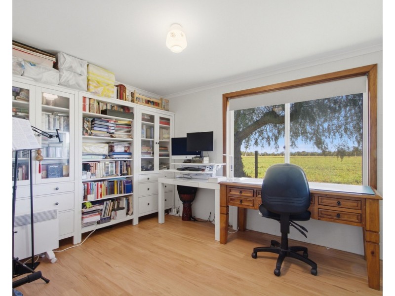 729 Llowalong Road, Llowalong VIC 3862