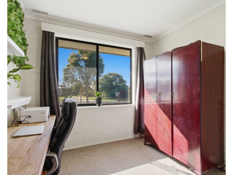 16 Thomson Street, Stratford VIC 3862