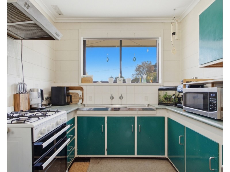 16 Thomson Street, Stratford VIC 3862