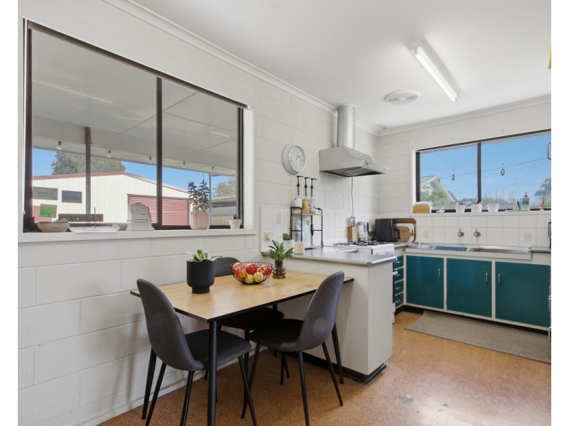 16 Thomson Street, Stratford VIC 3862