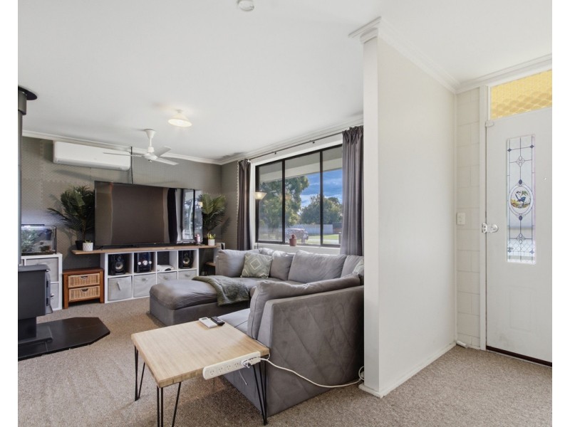 16 Thomson Street, Stratford VIC 3862