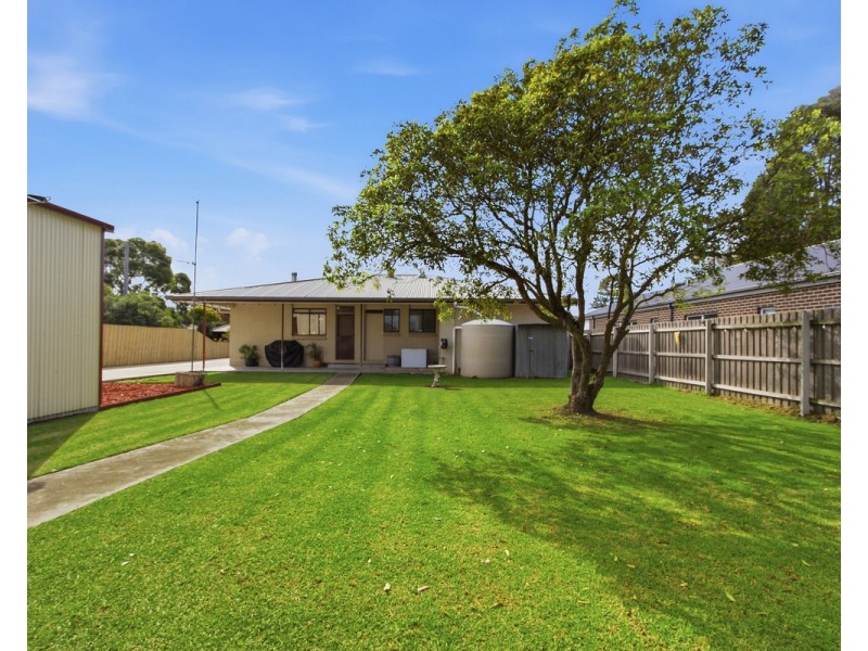 16 Thomson Street, Stratford VIC 3862