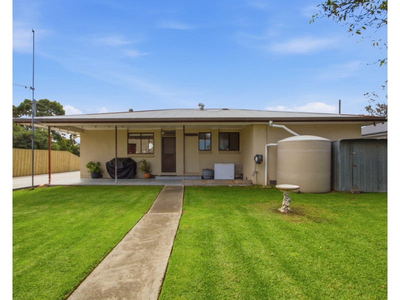 16 Thomson Street, Stratford VIC 3862