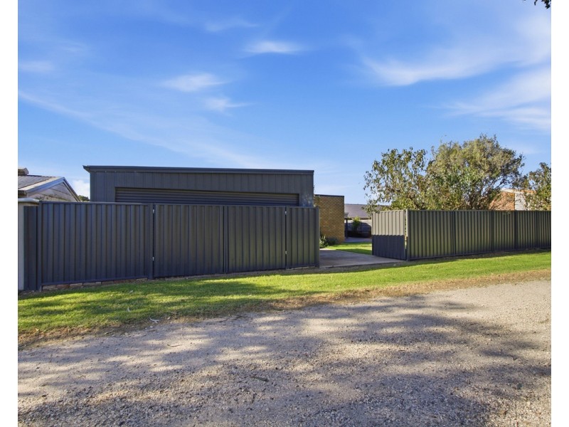 1 Wellington Drive, Sale VIC 3850