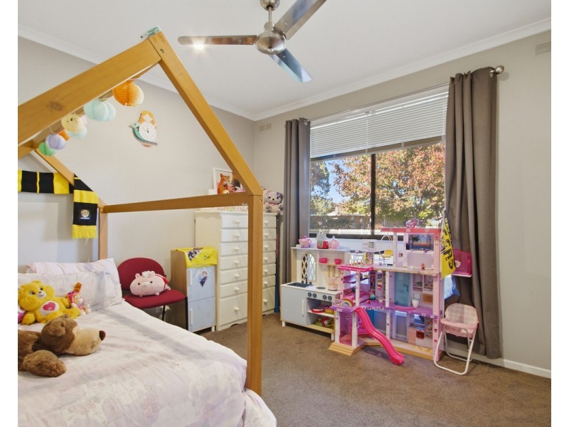 13 Araluen Drive, Sale VIC 3850