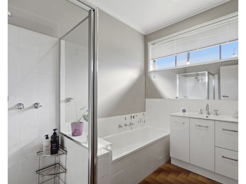 13 Araluen Drive, Sale VIC 3850