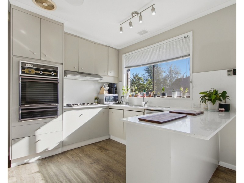 13 Araluen Drive, Sale VIC 3850