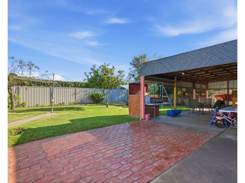 13 Araluen Drive, Sale VIC 3850