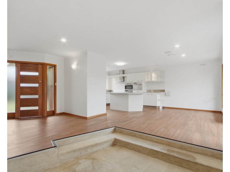 30 Hutchison Street, Sale VIC 3850
