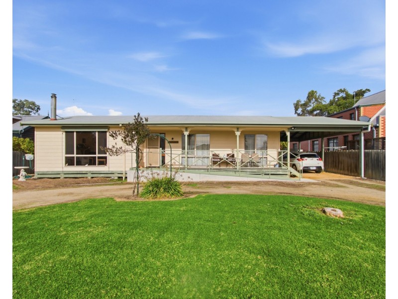 8 Little Street, Stratford VIC 3862