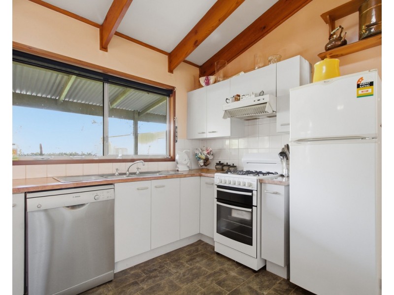 8 Little Street, Stratford VIC 3862
