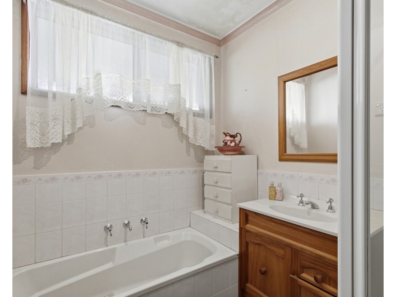 8 Little Street, Stratford VIC 3862